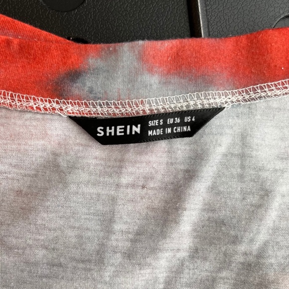 Oversized Tie Dye Shein Graphic Tee "Soulmates Never Dil" - Picture 12 of 16